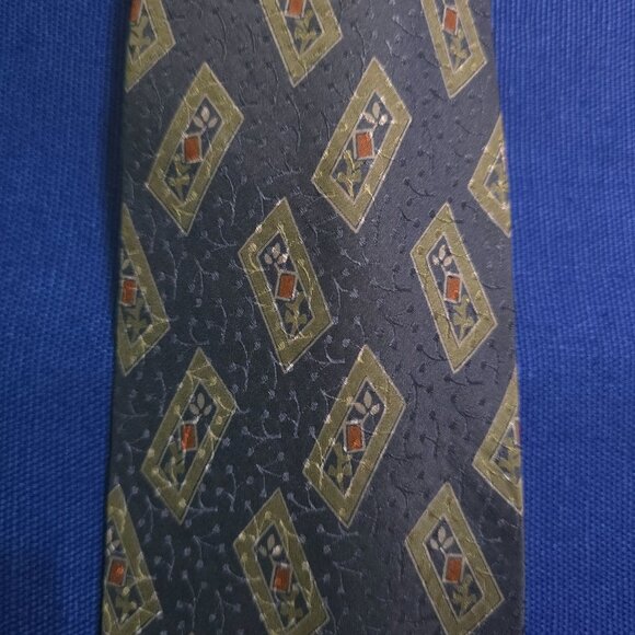 Giorgio Armani Cravatte Silk Tie With Geometric Pattern Navy & Olive Made In Ita - Picture 2 of 8